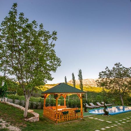 Affittacamere Cozy House Ostrog Nikšić Esterno foto